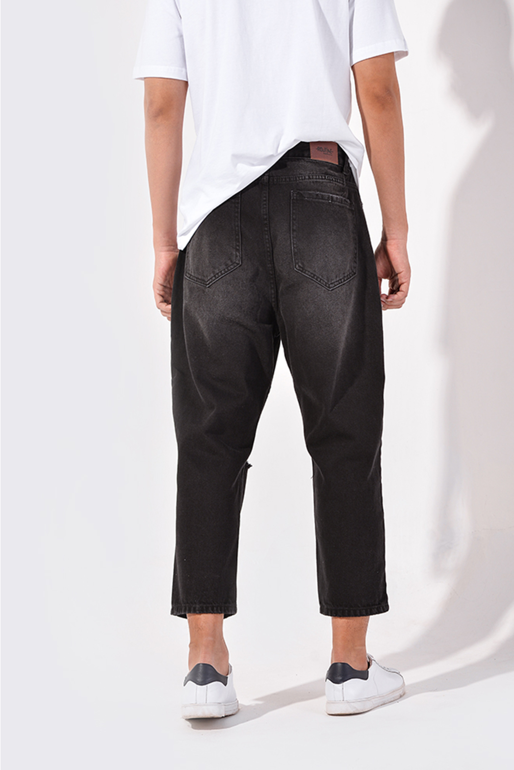Black. Loose jeans rách DNP15-F19 - QJ228001