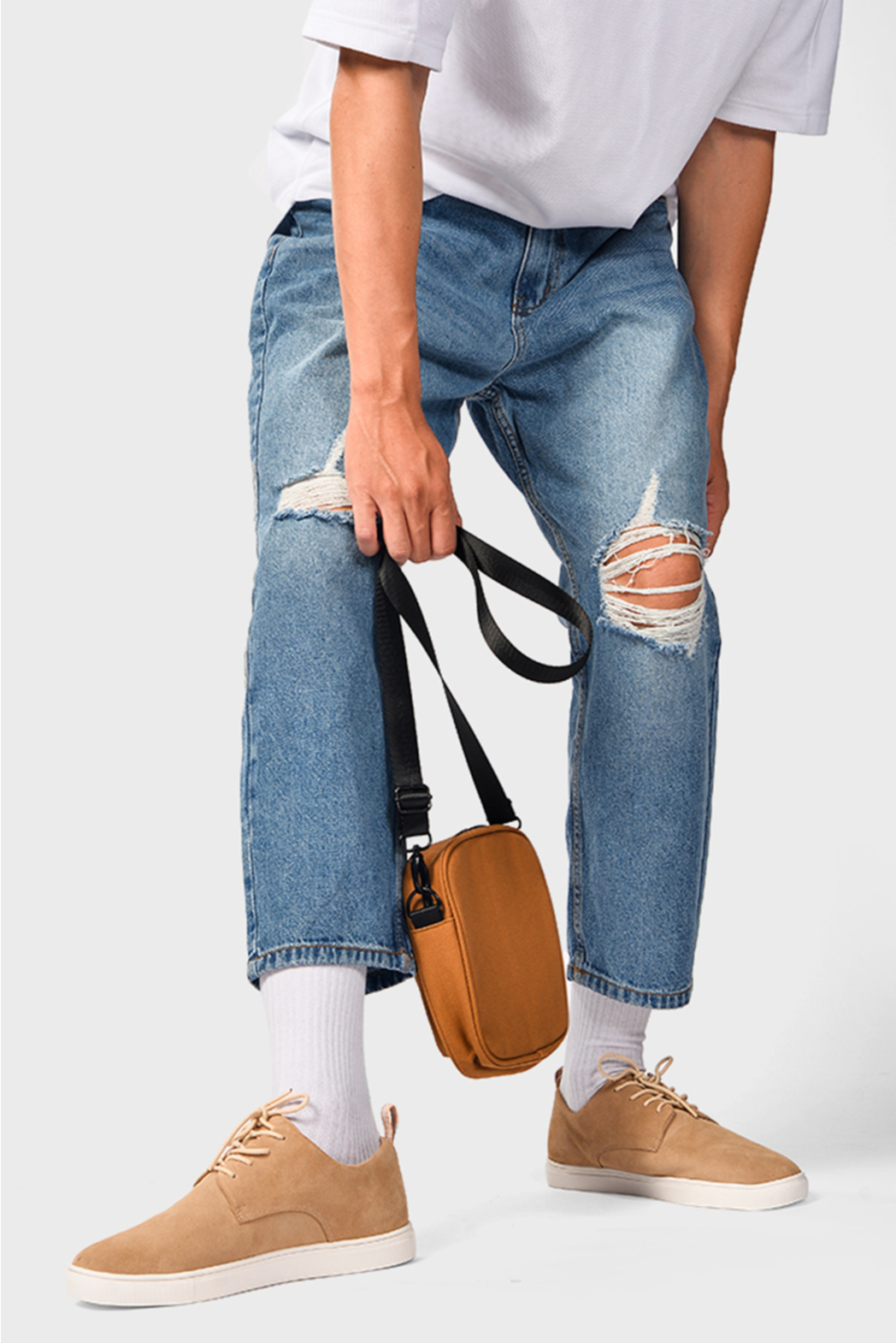 indigo. Quần jeans loose rách gối DNP09-F19 - QJ128003