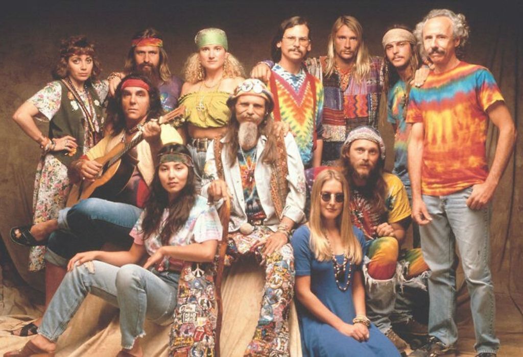 Phong cách Hippie đặc trưng với tone màu nóng và trung tính