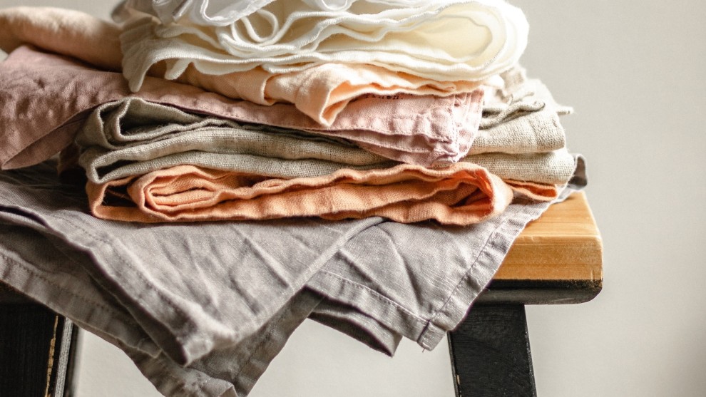 Chất vải linen có nguồn gốc từ cây lanh tự nhiên, thân thiện môi trường