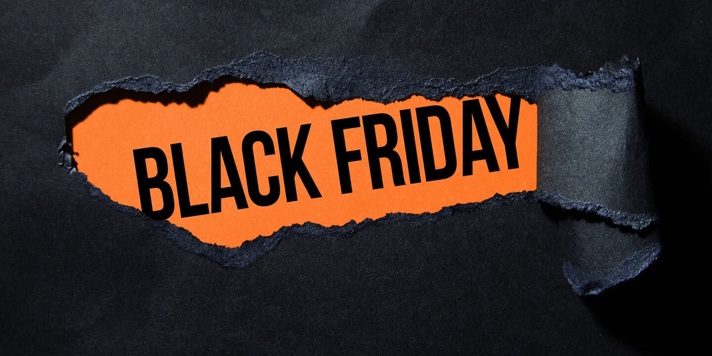 Black Friday được xem là ngày lễ mua sắm trực tuyến, giảm giá lớn nhất ngành thời trang