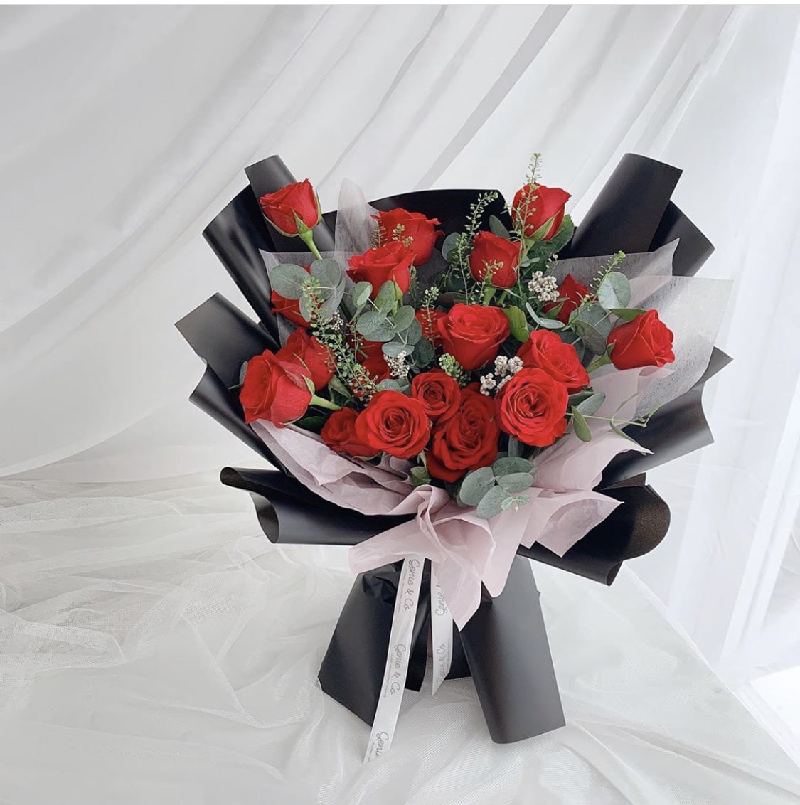Bó hoa hồng tặng người phụ nữ yêu thương trong ngày 20 tháng 10