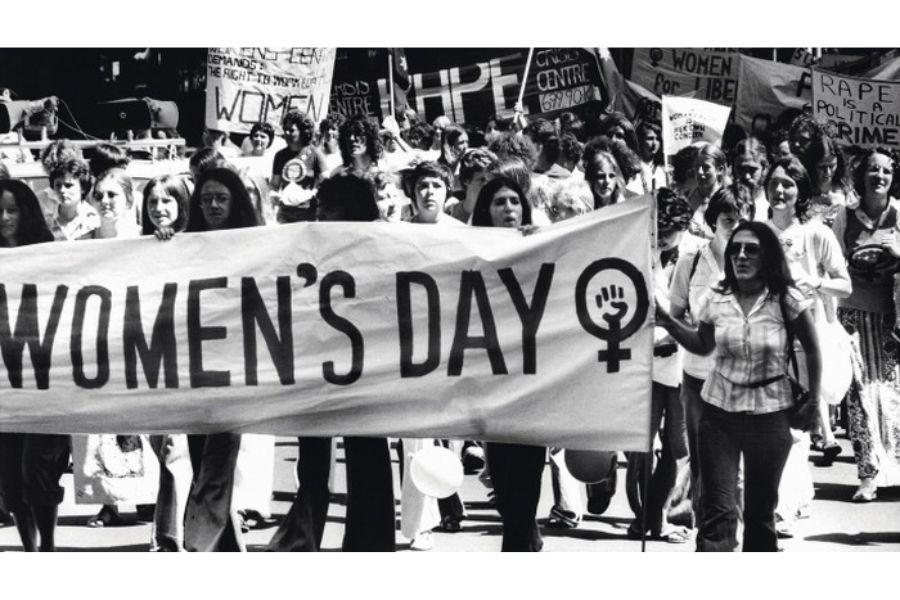 Nguồn gốc của ngày 8/3 bắt nguồn từ những phong trào đấu tranh của các công nhân nữ ở Mỹ. 